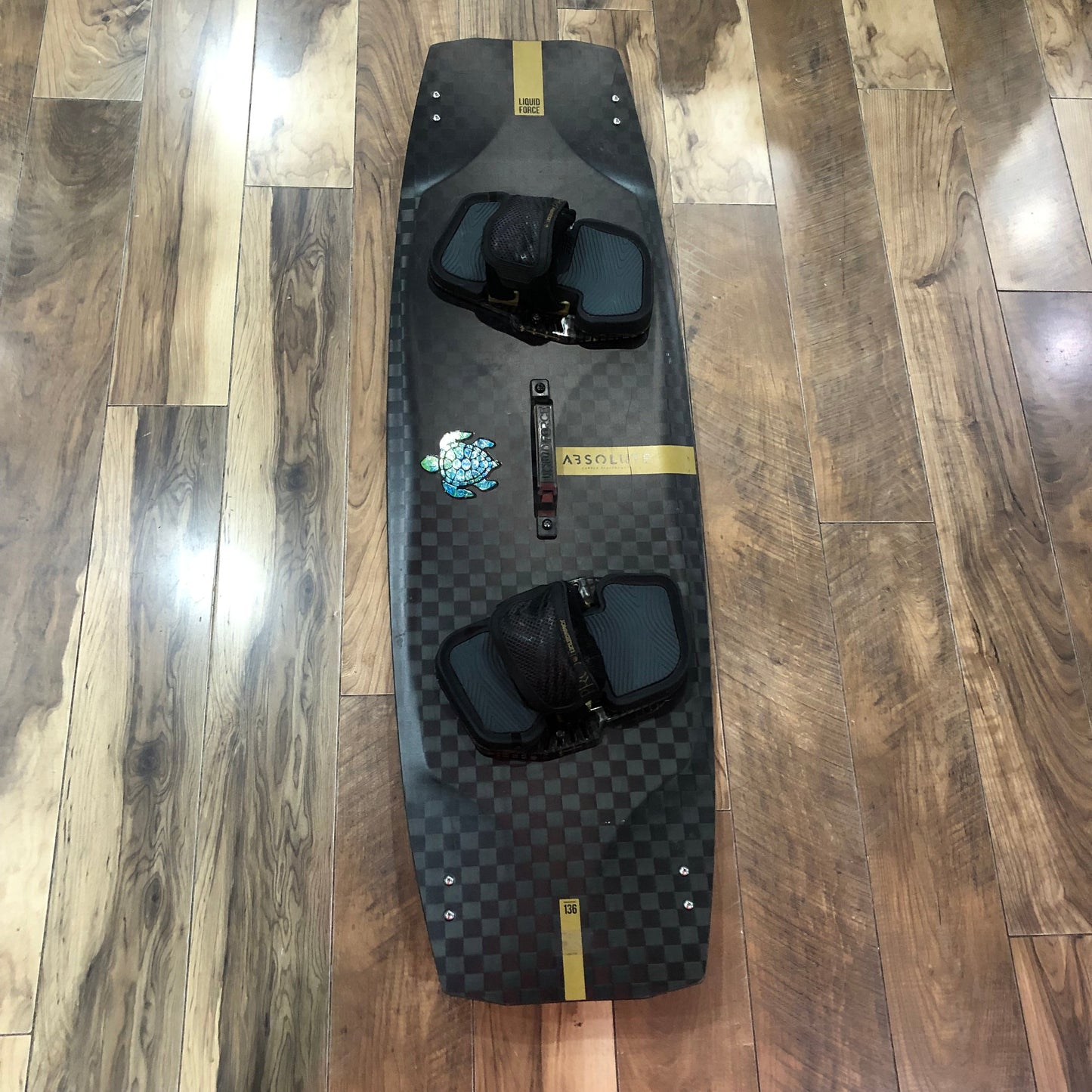  Used Lift Electric Foil V2 5.6 White Carbon Edition